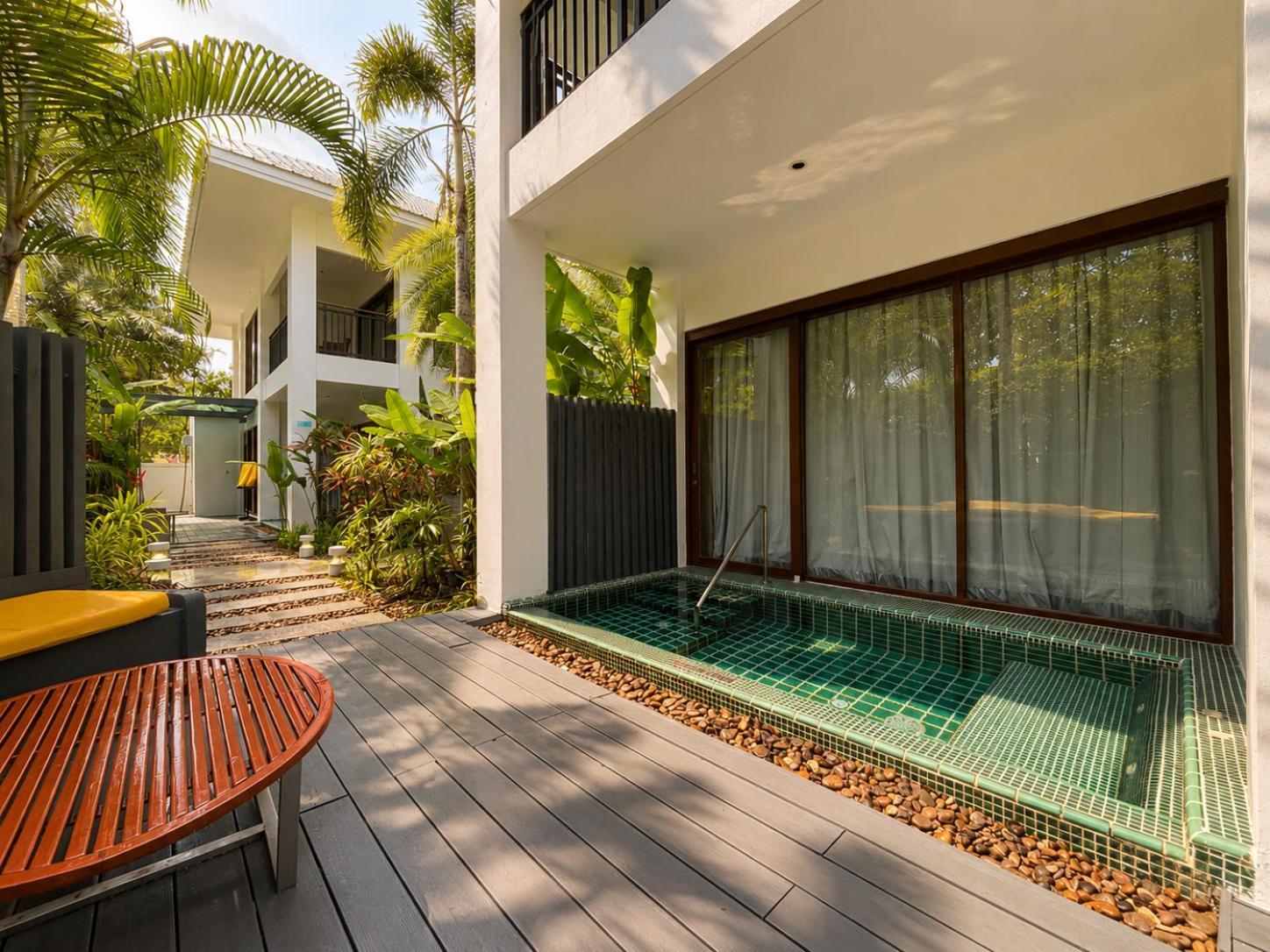 One-Bedroom Villa Plunge Pool